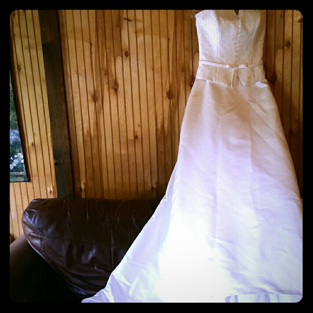 Wedding dress